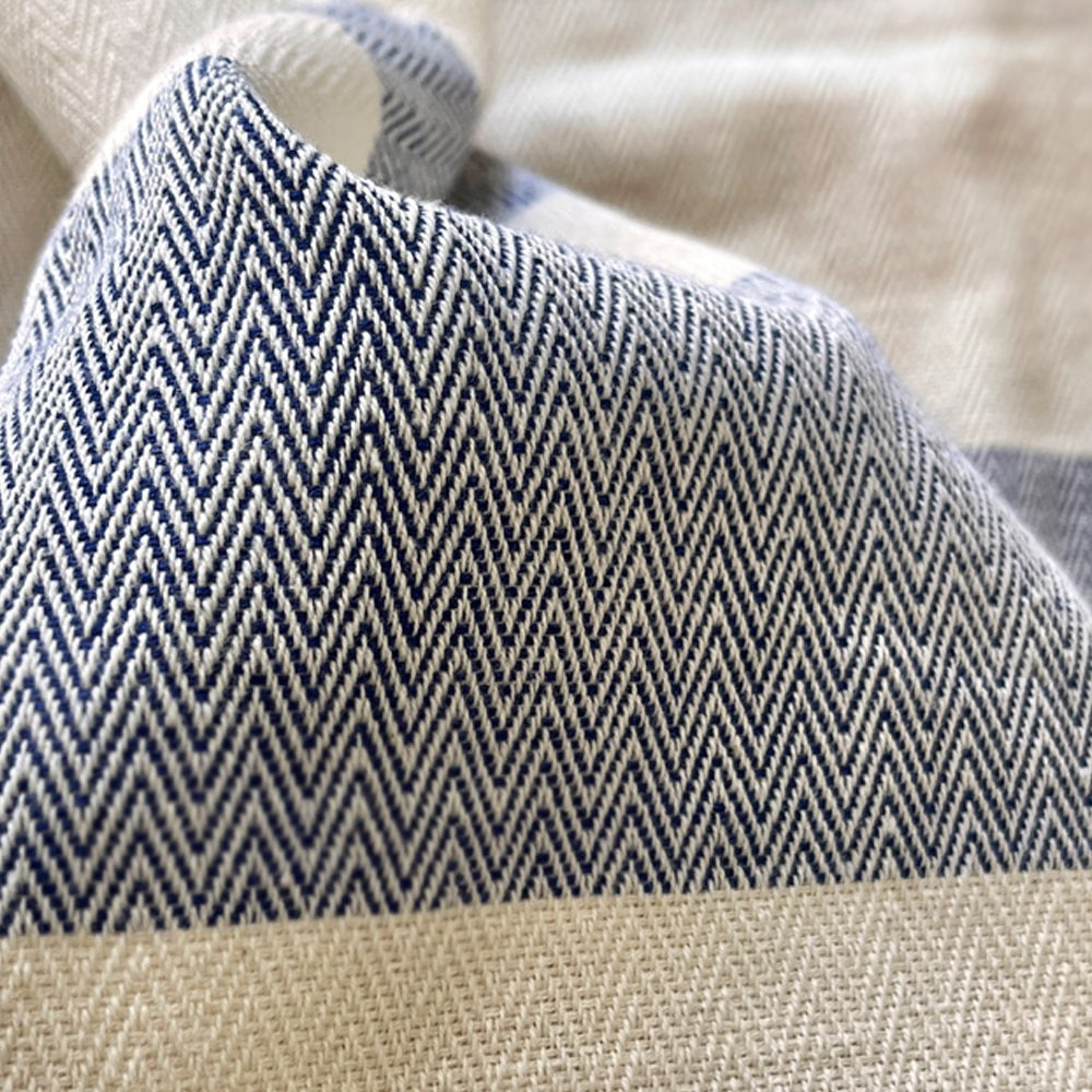 Handgewebtes Mini-Pooltuch – Fischgrätmuster & Zweiseitig